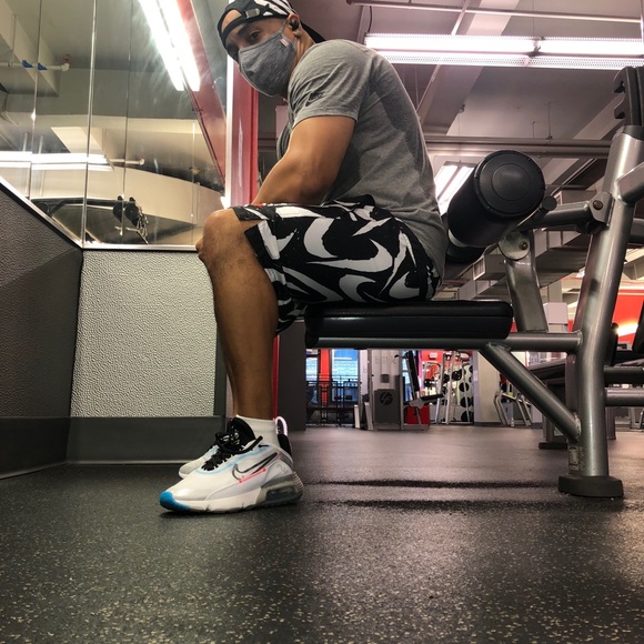 Meet your Posher, Monday - Picture 7 of 12